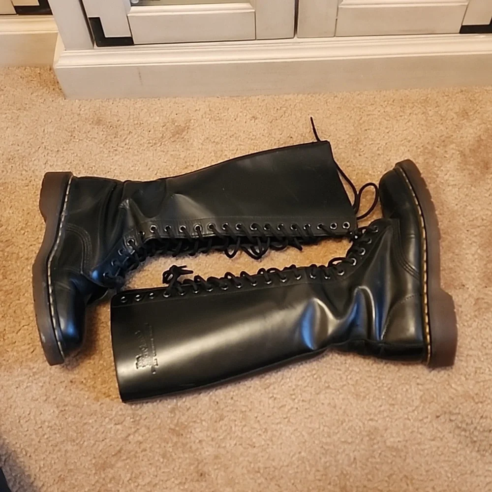 Dr. Martens 20 eyes 9663 Moto Lace-up Boots - Picture 13 of 16